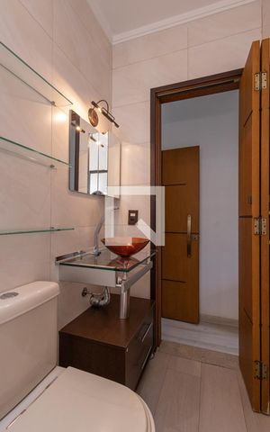 Casa de condomínio à venda com 180m², 3 quartos e 3 vagasBanheiro da Suíte