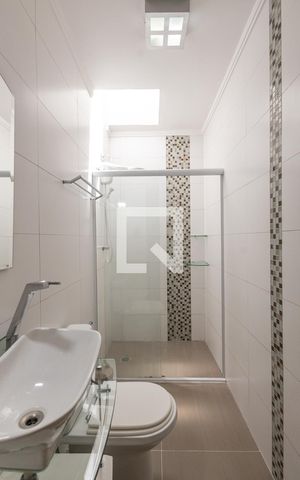 Casa de condomínio à venda com 180m², 3 quartos e 3 vagasBanheiro Social