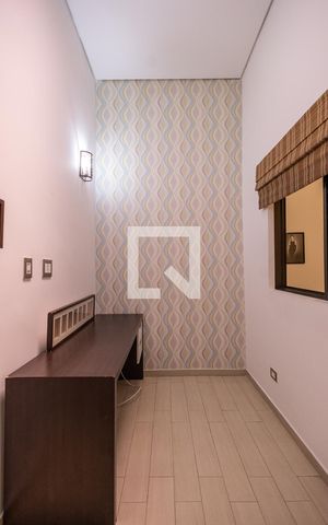 Casa de condomínio à venda com 180m², 3 quartos e 3 vagasEscritório