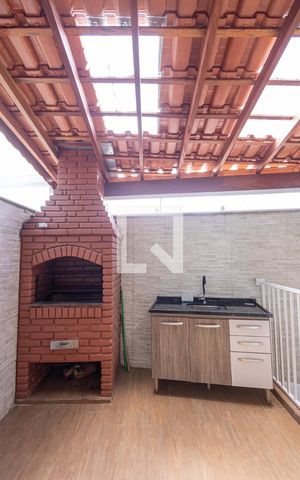 Casa de condomínio à venda com 180m², 3 quartos e 3 vagasÁrea de Serviço/ churrasqueira