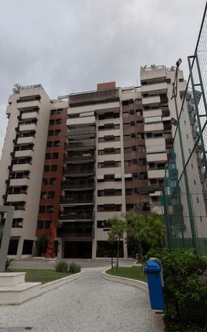 Apartamento à venda com 140m², 5 quartos e 2 vagasFachada