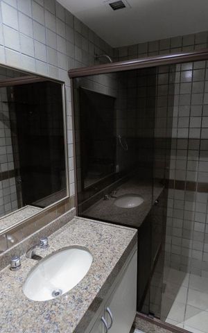 Apartamento à venda com 140m², 5 quartos e 2 vagasBanheiro social