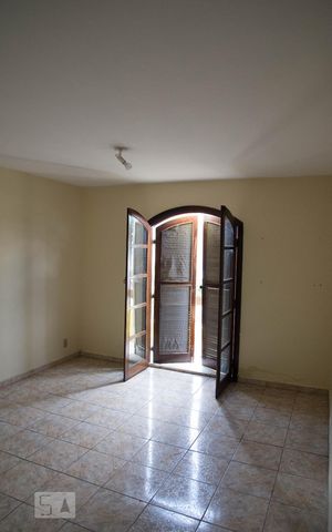 Casa à venda com 252m², 4 quartos e 4 vagas Casa à venda com 252m², 4 quartos e 4 vagasQuarto 2