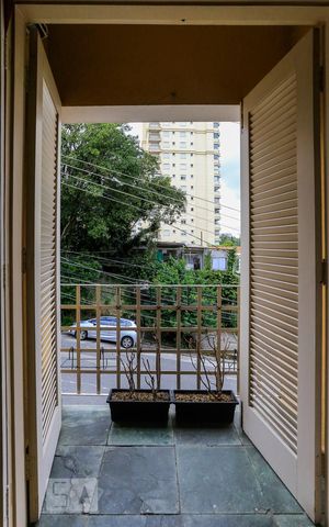 Casa para alugar com 190m², 4 quartos e 2 vagas Casa para alugar com 190m², 4 quartos e 2 vagasVaranda da Suite 3
