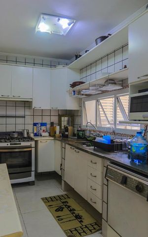 Casa para alugar com 190m², 4 quartos e 2 vagas Casa para alugar com 190m², 4 quartos e 2 vagasCozinha