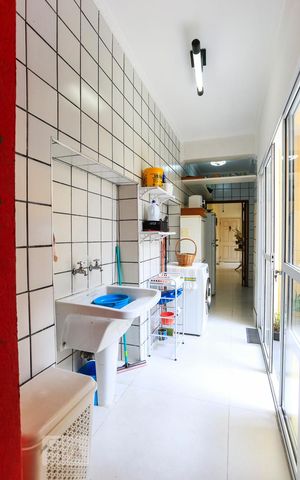 Casa para alugar com 190m², 4 quartos e 2 vagas Casa para alugar com 190m², 4 quartos e 2 vagasÁrea de Serviço