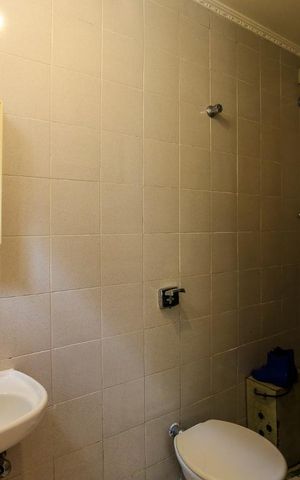 Casa para alugar com 190m², 4 quartos e 2 vagas Casa para alugar com 190m², 4 quartos e 2 vagasBanheiro de Serviço