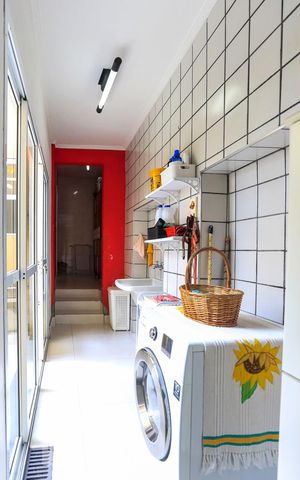 Casa para alugar com 190m², 4 quartos e 2 vagas Casa para alugar com 190m², 4 quartos e 2 vagasÁrea de Serviço