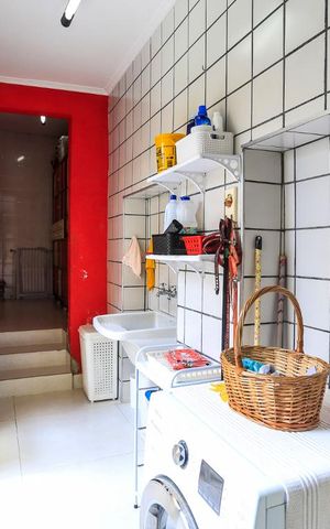 Casa para alugar com 190m², 4 quartos e 2 vagas Casa para alugar com 190m², 4 quartos e 2 vagasÁrea de Serviço