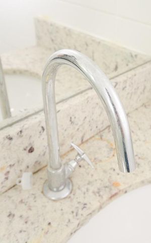 Apartamento à venda com 52m², 2 quartos e 1 vagaBanheiro  torneira