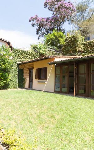 Casa à venda com 576m², 4 quartos e 4 vagas Casa à venda com 576m², 4 quartos e 4 vagasQuintal