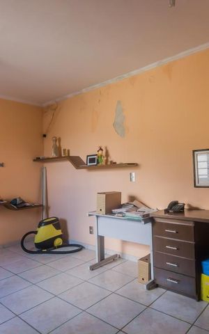 Casa à venda com 219m², 3 quartos e 2 vagas Casa à venda com 219m², 3 quartos e 2 vagasQuarto de serviço