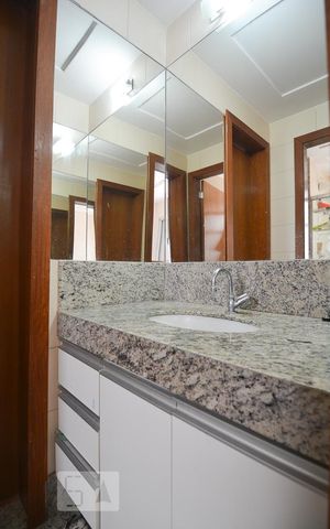 Apartamento à venda com 154m², 4 quartos e 3 vagasBanheiro semi-suíte