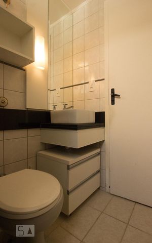 Apartamento à venda com 60m², 3 quartos e 1 vaga Apartamento à venda com 60m², 3 quartos e 1 vagaBanheiro