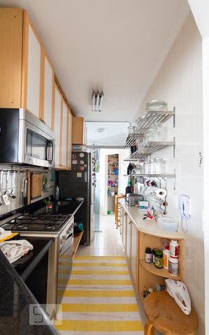 Apartamento para alugar com 125m², 2 quartos e 2 vagasCozinha