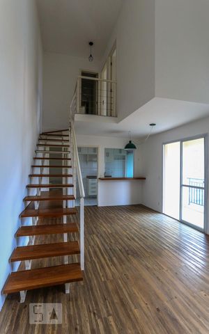 Apartamento à venda com 90m², 2 quartos e 2 vagas Apartamento à venda com 90m², 2 quartos e 2 vagasEscada