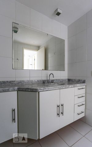 Apartamento à venda com 90m², 2 quartos e 2 vagas Apartamento à venda com 90m², 2 quartos e 2 vagasBanheiro