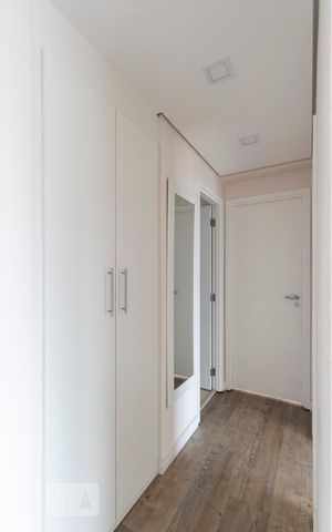 Apartamento à venda com 68m², 2 quartos e 2 vagasCorredor
