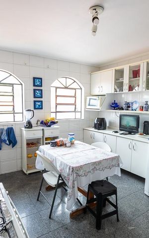 Casa à venda com 270m², 4 quartos e 2 vagas