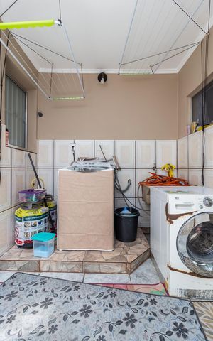 Casa à venda com 155m², 3 quartos e 1 vagaÁrea de serviço