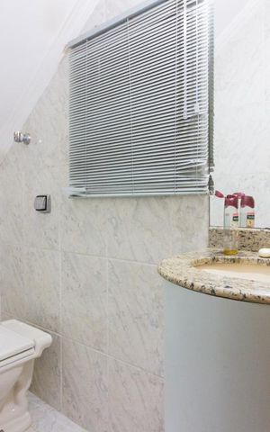 Casa à venda com 210m², 3 quartos e 5 vagasLavabo