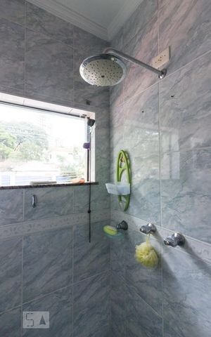 Casa à venda com 210m², 3 quartos e 5 vagasBanheiro Suite 2