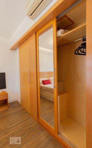 Studio à venda com 33m², 1 quarto e 1 vaga Studio à venda com 33m², 1 quarto e 1 vagaSuíte