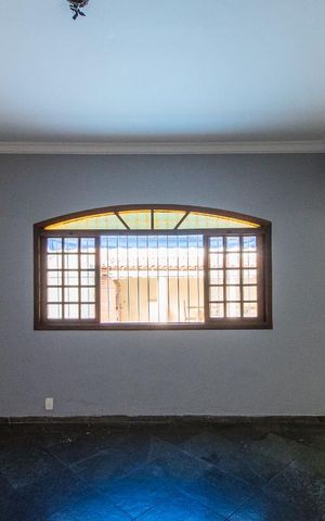 Casa à venda com 160m², 2 quartos e 3 vagasSala