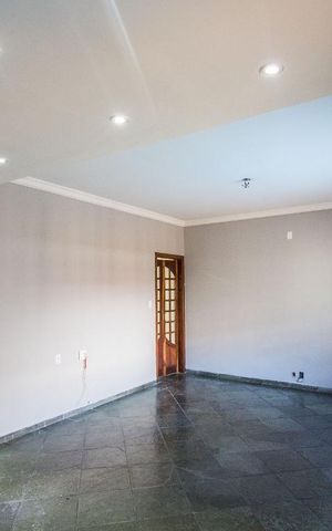 Casa à venda com 160m², 2 quartos e 3 vagasSala