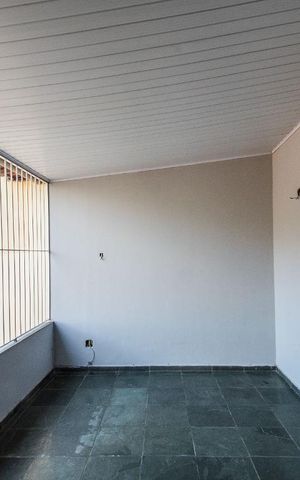 Casa à venda com 160m², 2 quartos e 3 vagasVaranda da Suíte 1