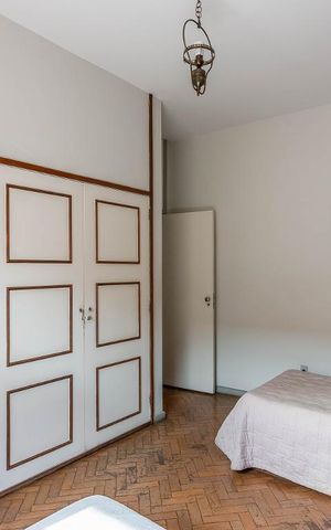 Casa à venda com 300m², 4 quartos e 2 vagas Casa à venda com 300m², 4 quartos e 2 vagasQuarto 1