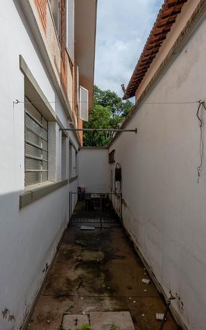Casa à venda com 300m², 4 quartos e 2 vagas Casa à venda com 300m², 4 quartos e 2 vagasCorredor Área Externa