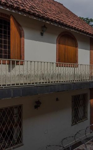 Casa à venda com 300m², 4 quartos e 2 vagas Casa à venda com 300m², 4 quartos e 2 vagasVista Sala 2