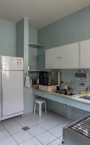 Casa à venda com 300m², 4 quartos e 2 vagas Casa à venda com 300m², 4 quartos e 2 vagasCozinha