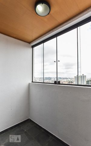 Apartamento à venda com 75m², 3 quartos e 2 vagas Apartamento à venda com 75m², 3 quartos e 2 vagasVaranda