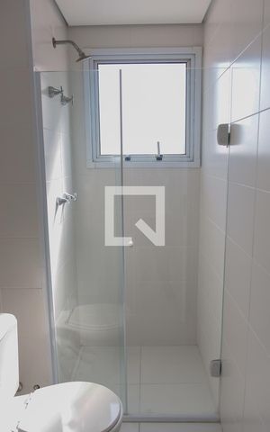 Apartamento para alugar com 54m², 2 quartos e 2 vagas Apartamento para alugar com 54m², 2 quartos e 2 vagasBanheiro