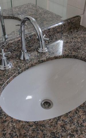 Apartamento para alugar com 72m², 3 quartos e 1 vaga Apartamento para alugar com 72m², 3 quartos e 1 vagaBanheiro da suite