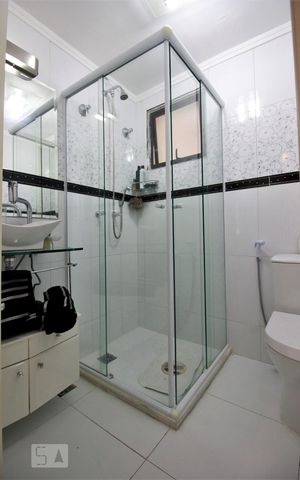 Apartamento à venda com 76m², 2 quartos e 2 vagasBanheiro 
