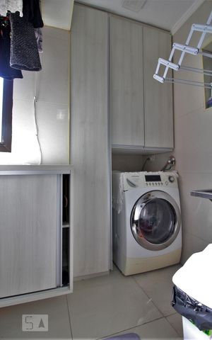 Apartamento à venda com 76m², 2 quartos e 2 vagasÁrea de serviço