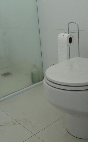 Apartamento à venda com 434m², 4 quartos e 4 vagasBanheiro da Suíte 2