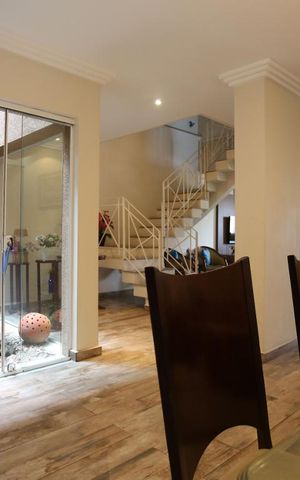 Casa à venda com 380m², 4 quartos e 4 vagasSala de Jantar