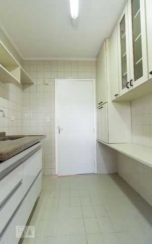 Apartamento para alugar com 65m², 2 quartos e 1 vagaCozinha