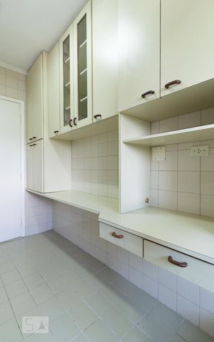 Apartamento para alugar com 65m², 2 quartos e 1 vagaCozinha