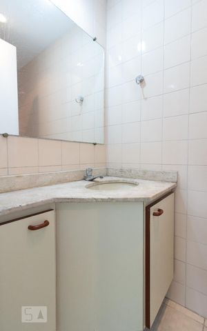 Apartamento para alugar com 65m², 2 quartos e 1 vagaLavabo