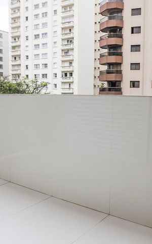 Apartamento à venda com 220m², 4 quartos e 2 vagas Apartamento à venda com 220m², 4 quartos e 2 vagasVaranda