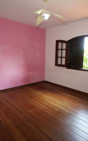 Casa de condomínio à venda com 360m², 4 quartos e 4 vagas Casa de condomínio à venda com 360m², 4 quartos e 4 vagasSuite 03 no piso superior