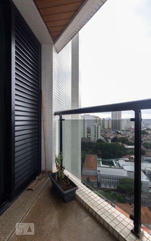 Apartamento à venda com 219m², 4 quartos e 3 vagasVaranda