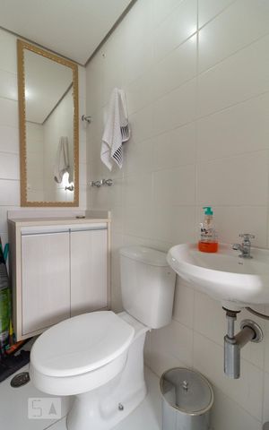 Apartamento à venda com 266m², 4 quartos e 4 vagasBanheiro de Serviço