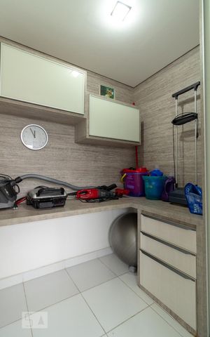 Apartamento à venda com 266m², 4 quartos e 4 vagasQuarto de Serviço