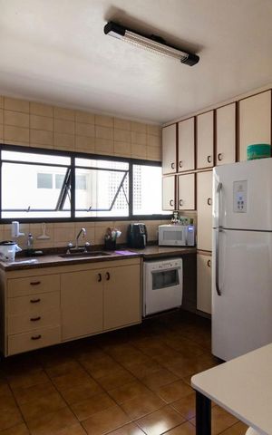 Apartamento à venda com 128m², 3 quartos e 2 vagasCozinha